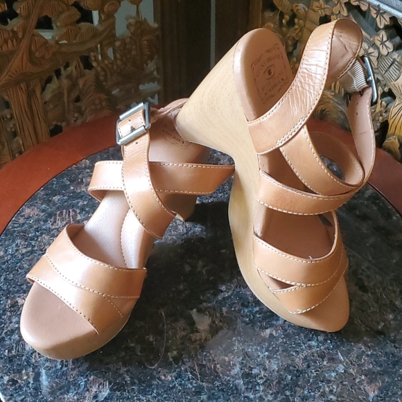 Lucky Brand Shoes - Lucky Brand Tan Platform Sandals